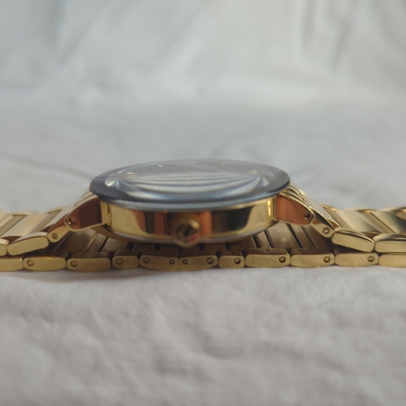 Bulova Futura MODERN Men's Watch MODEL 97D116 Gold Stainless Steel - Picture 6 of 12